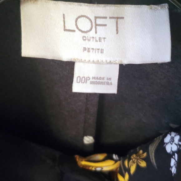 ☆Loft Black Floral Button Up Dress☆ - Picture 3 of 7